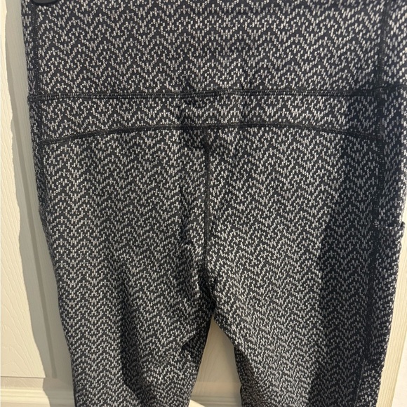 Title Nine Daily Decathlon Running Leggings Black/Gray Size M - Picture 7 of 12